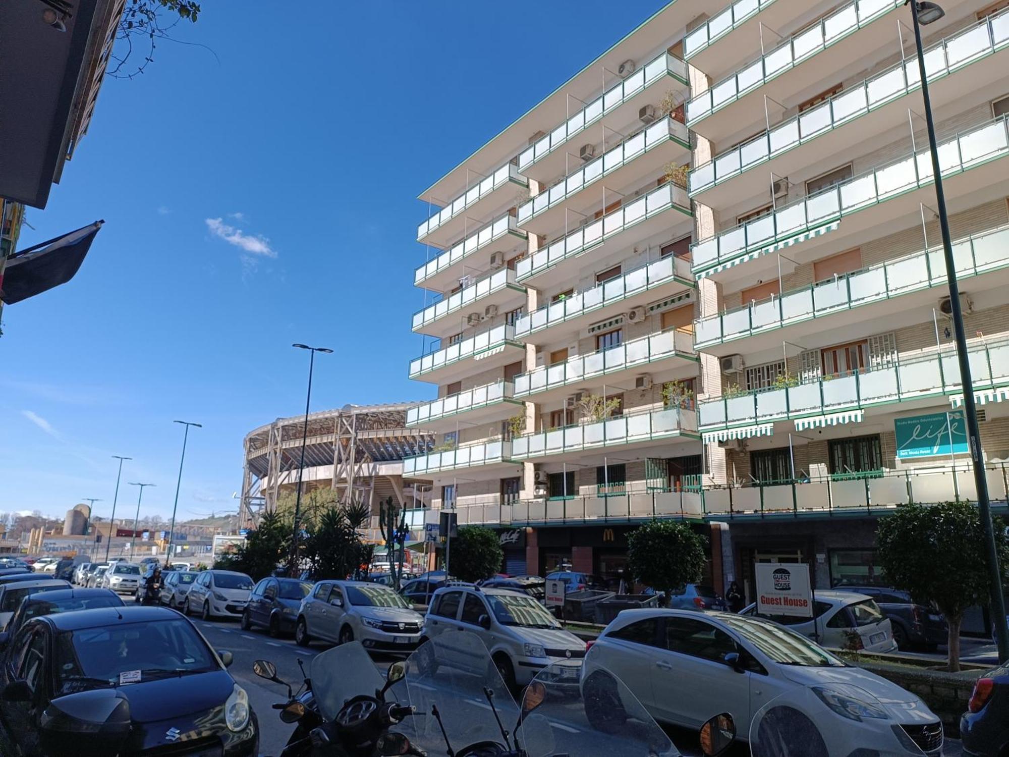 B&B Napoli Fuorigrotta Luaran gambar